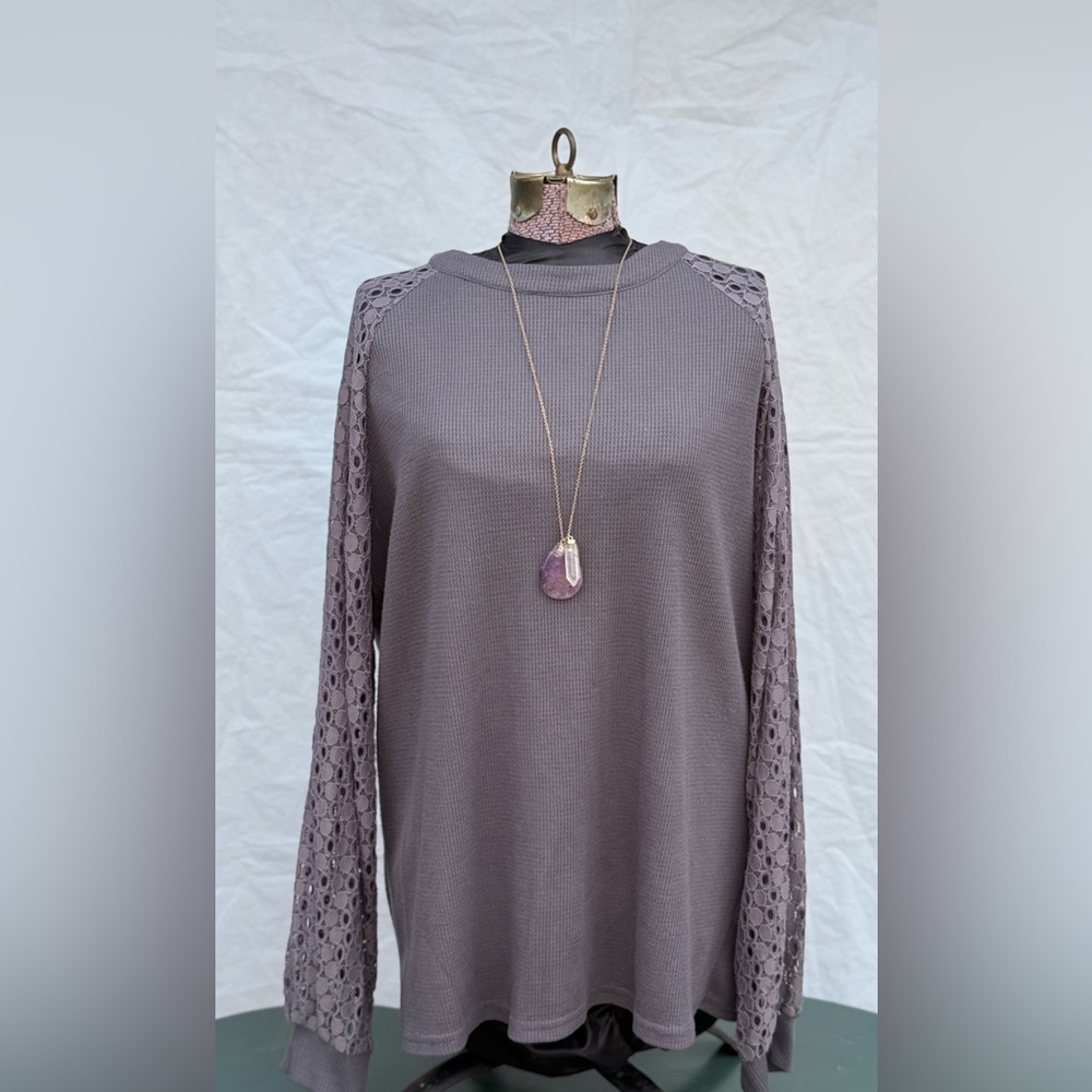 Michell waffle-knit body and lace sleeves size XXL